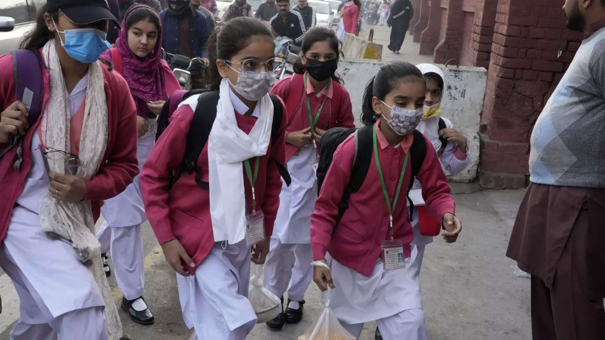 Gurugram schools to remain closed until Nov 25 due to severe AQI, classes to continue online for all grades: Check official notice here