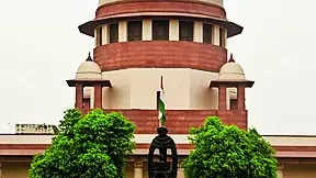 SC moves all CLAT 2025 petitions to Delhi HC for uniform adjudication